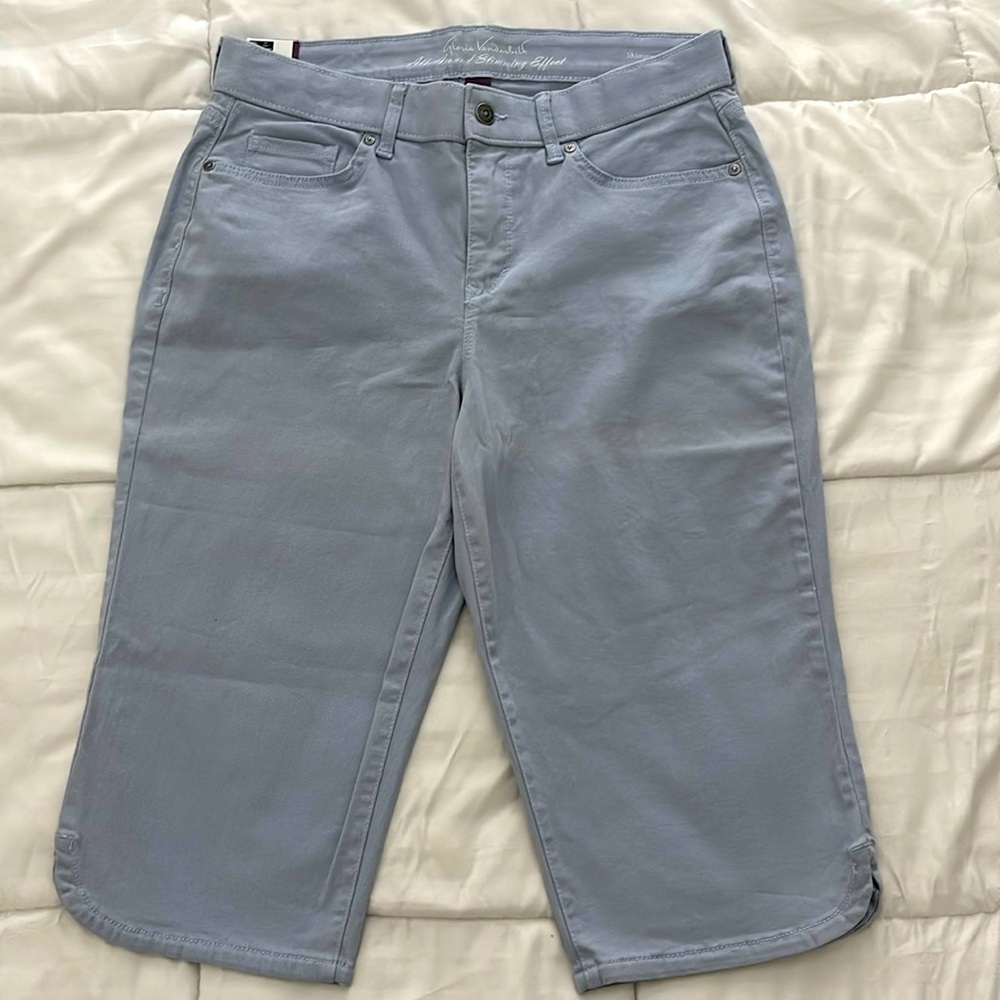 Gloria Vanderbilt capri pants